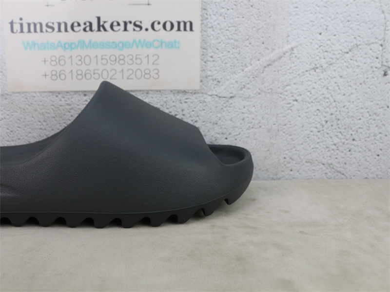 Free Shipping Yeezy Slide Onyx HQ6448